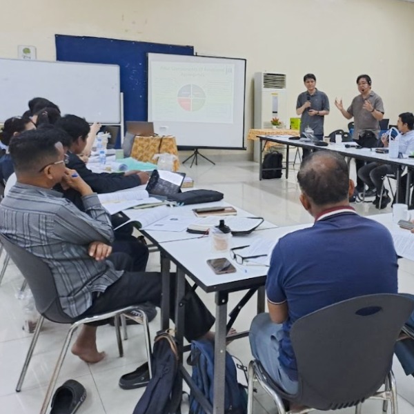 Christian apologetics training in Cambodia